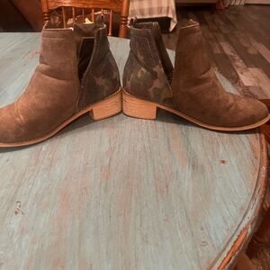 Stylish Brown Ankle Boots
